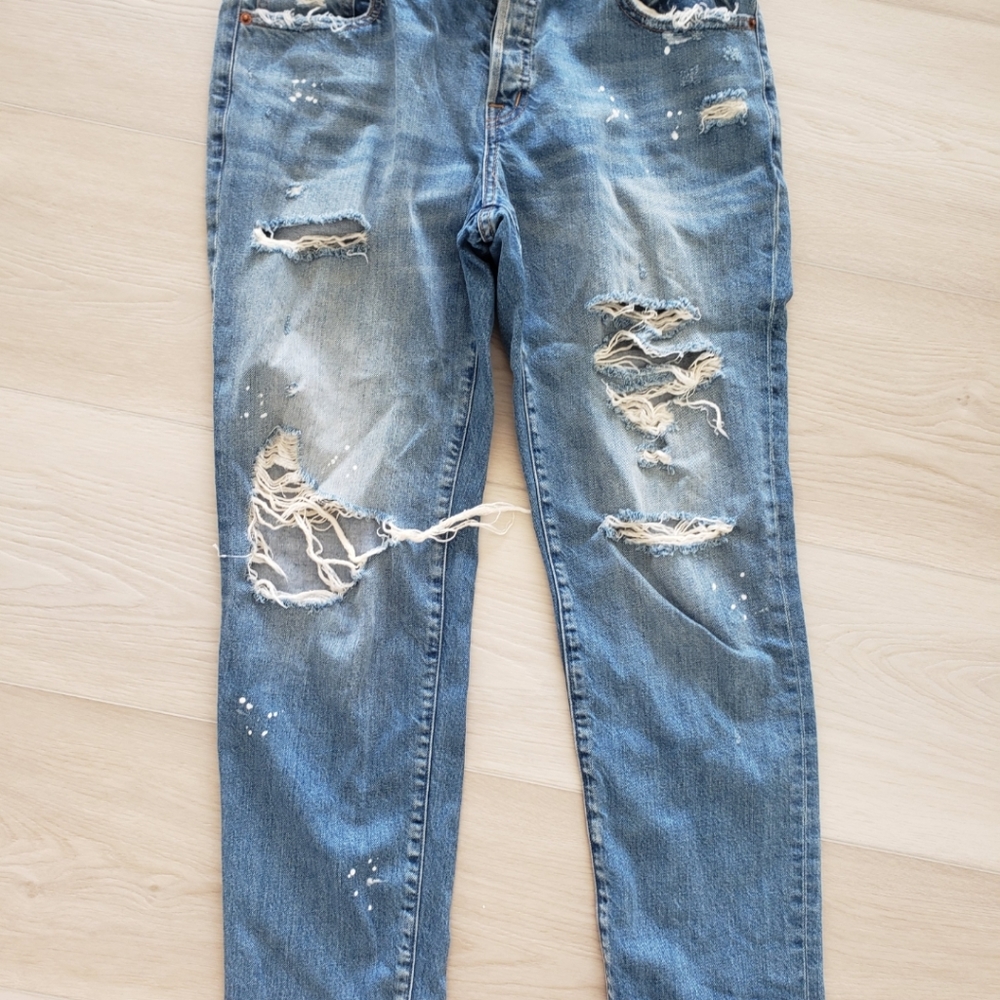Abercrombie Ames low rose slim boyfriend jeans.